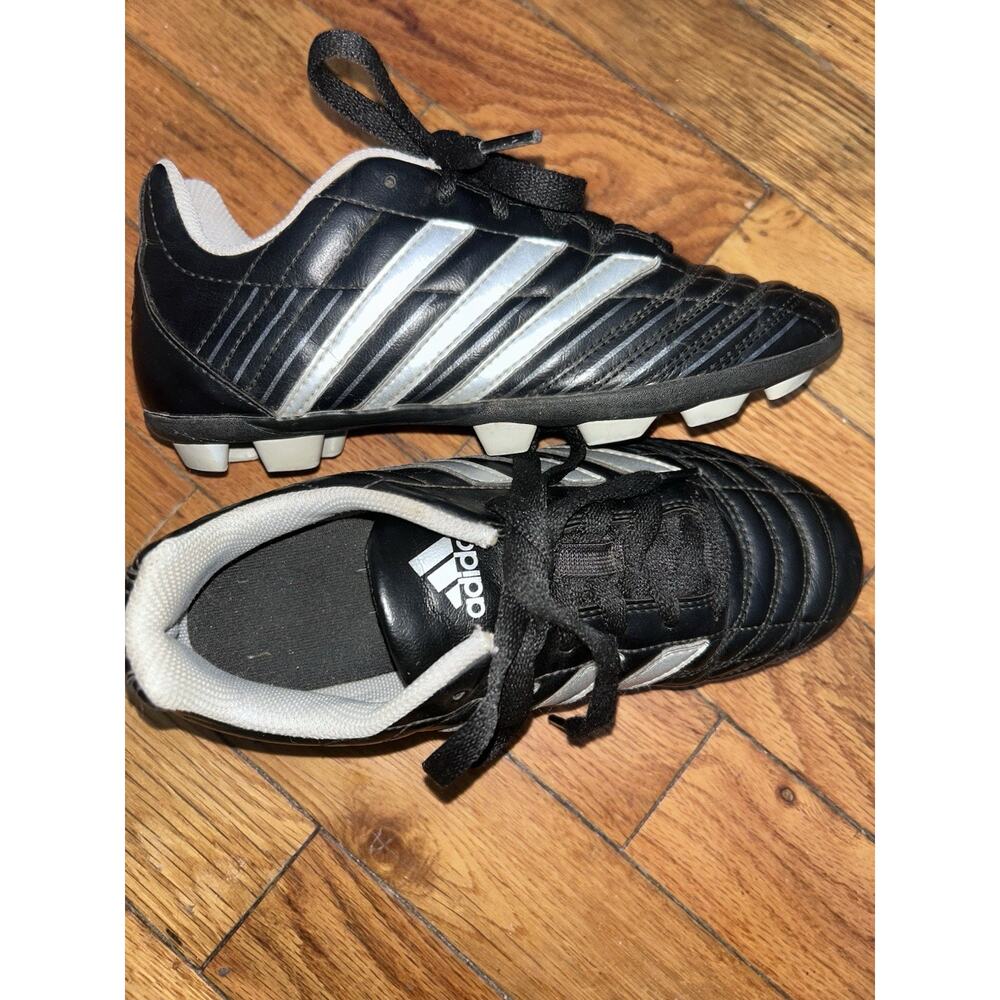 Black /White Adidas Soccer Cleats Youth Size 2.5 Athletic Shoes Cleats